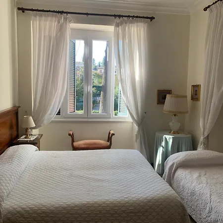 Oda ve Kahvaltı Orsini 4*