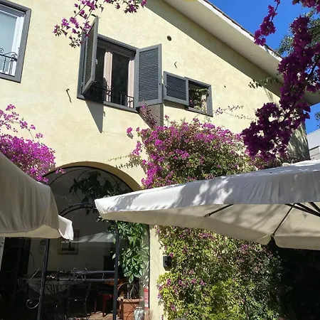 Oda ve Kahvaltı Orsini 4*