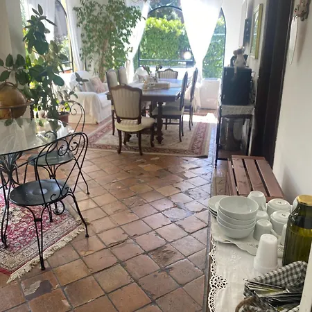 Oda ve Kahvaltı Orsini 4*