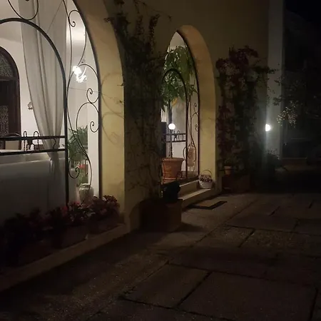 Oda ve Kahvaltı Orsini 4*