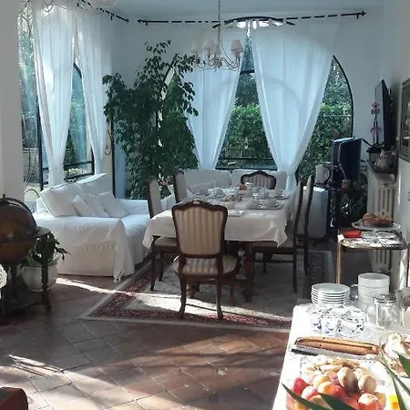 Orsini לינה וארוחת בוקר